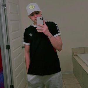 Meet your Posher, Victor